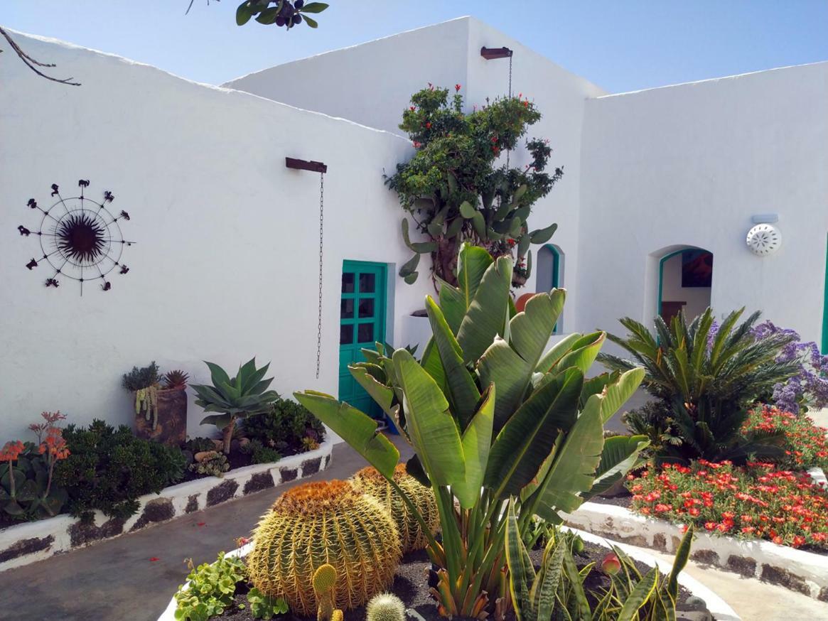 Los Lirios Hotel Rural - Adults Only Tias Exterior photo
