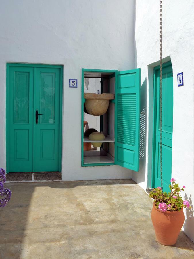 Los Lirios Hotel Rural - Adults Only Tias Exterior photo