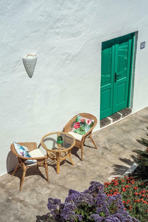 Los Lirios Hotel Rural - Adults Only Tias Exterior photo