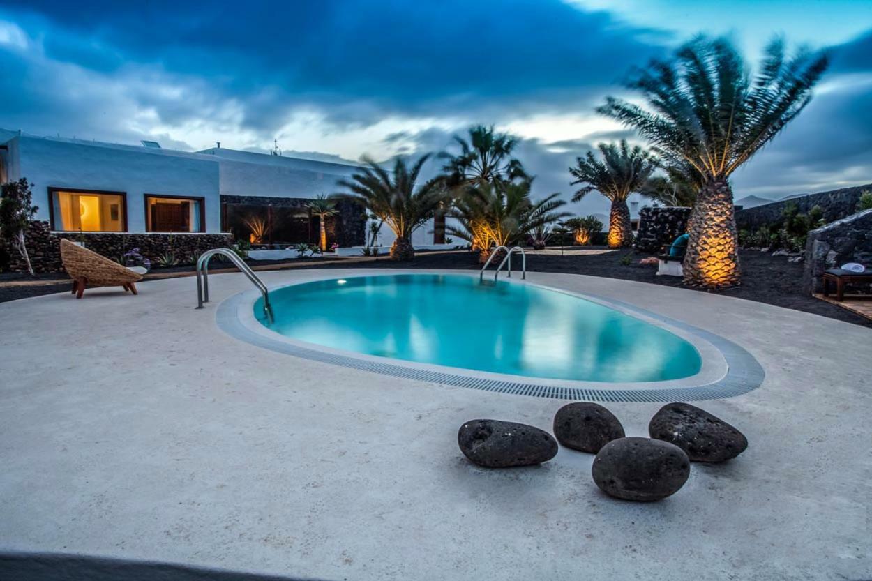 Los Lirios Hotel Rural - Adults Only Tias Exterior photo