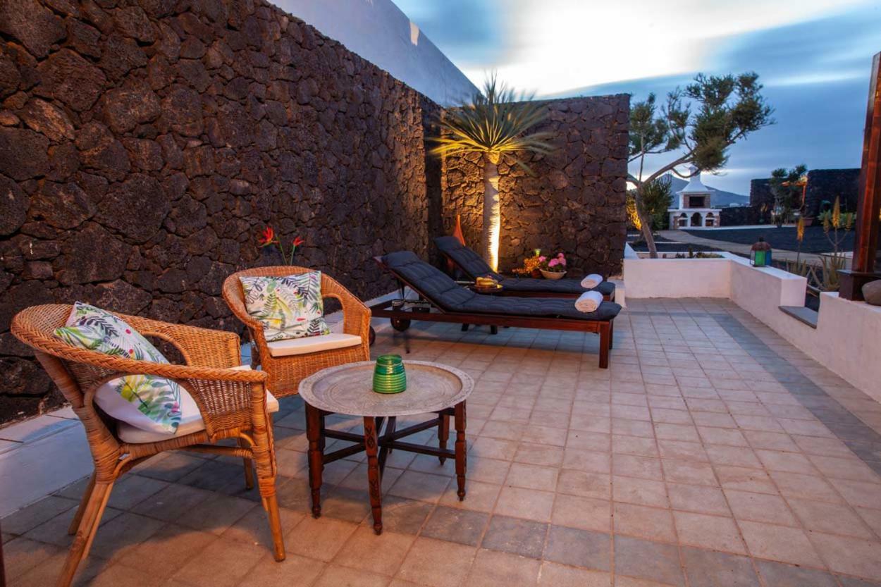 Los Lirios Hotel Rural - Adults Only Tias Exterior photo